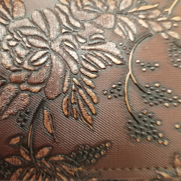 Rising Sun Embossed Leather Wallet NWOT Women's - Picture 2 of 7